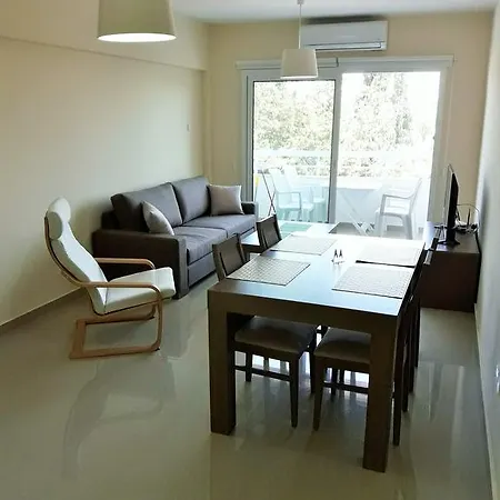 32 Hill Court Apartment Larnaca
